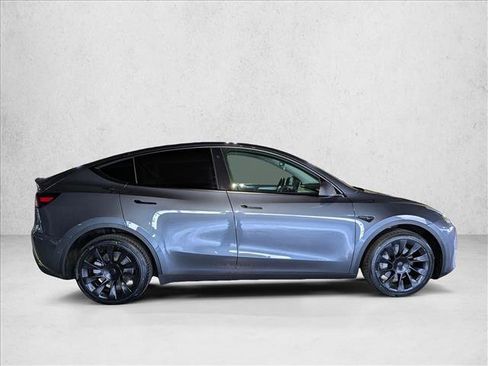 Used 2023 Tesla Model Y Long Range AWD/4WD image 4
