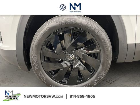 New 2026 Volkswagen Atlas Cross Sport SE image 14