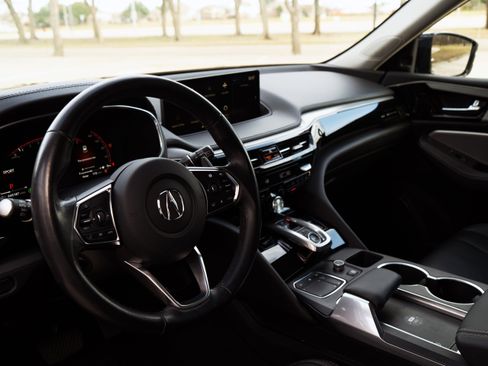 Used 2023 Acura MDX SH-AWD w/ Technology Package image 16