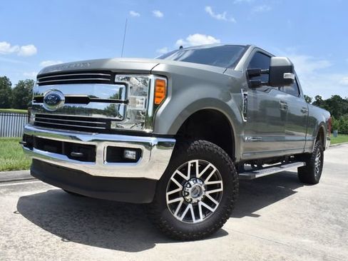 Used 2019 Ford F250 Lariat w/ Lariat Value Package AWD/4WD image 1