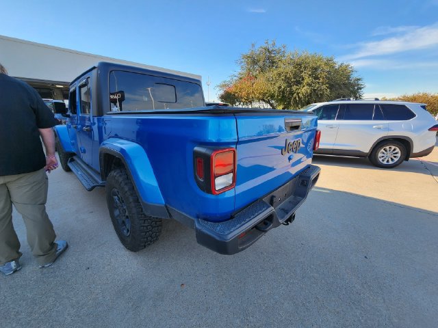 Used 2023 Jeep Gladiator Sport AWD/4WD image 6