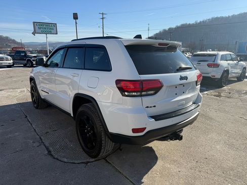 Used 2018 Jeep Grand Cherokee Laredo image 5