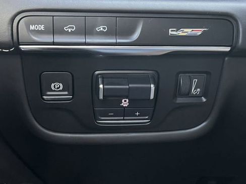 Certified 2024 Cadillac Escalade V w/ LPO, ONYX Package image 23