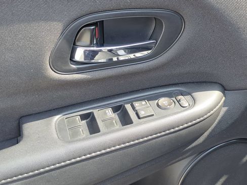 Used 2019 Honda HR-V LX image 30