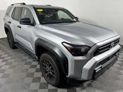 Certified 2025 Toyota 4Runner SR5 AWD/4WD image 3