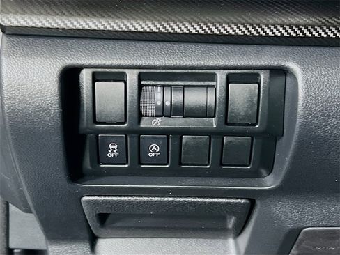 Used 2023 Subaru Crosstrek 2.0i Premium image 18