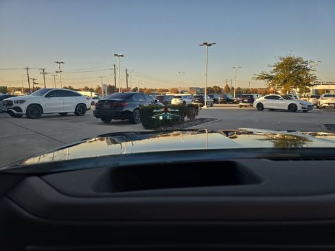 Used 2025 BMW 740i image 15