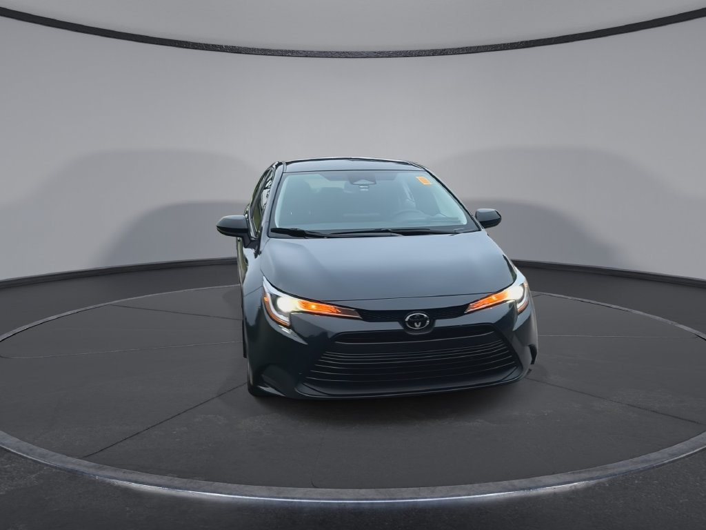 Used 2025 Toyota Corolla LE FWD image 3