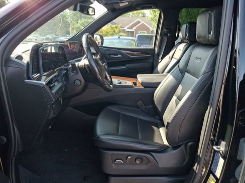 Used 2023 Cadillac Escalade ESV Luxury AWD/4WD image 18