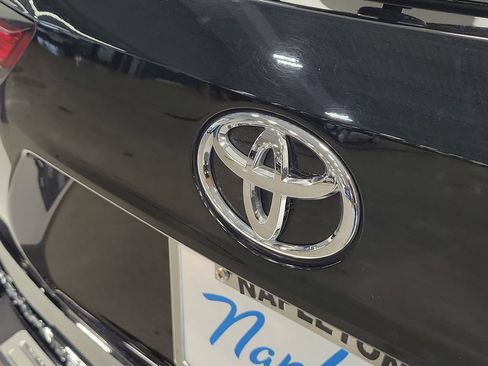 Used 2023 Toyota Highlander Platinum FWD image 7