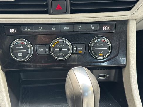 Used 2020 Volkswagen Jetta SEL Premium FWD image 19