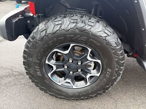 Used 2023 Jeep Wrangler Unlimited Rubicon 4xe w/ Cold Weather Group AWD/4WD image 31