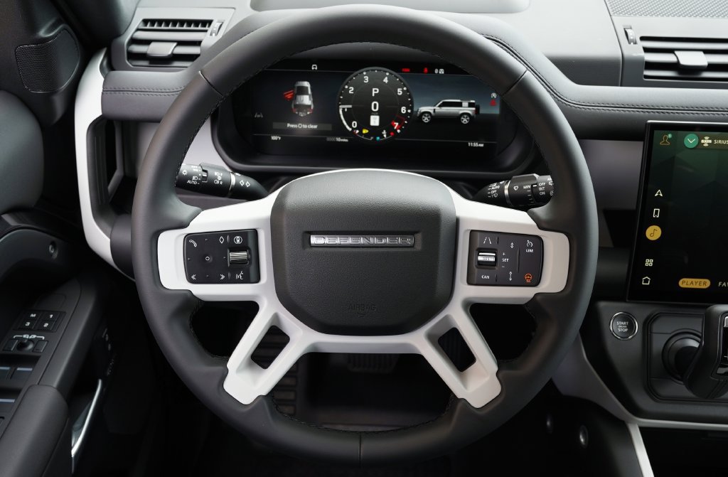 Used 2026 Land Rover Defender 110 X-Dynamic SE AWD/4WD image 15