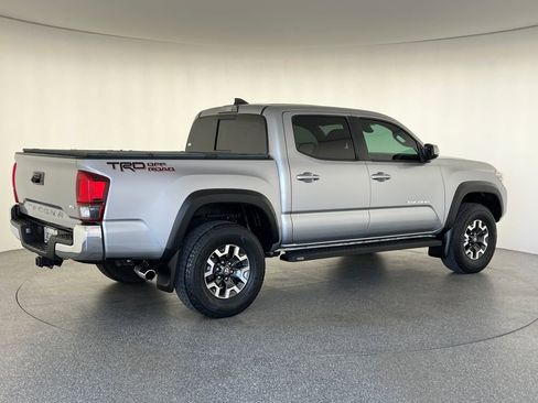 Used 2019 Toyota Tacoma TRD Off-Road RWD image 3
