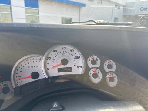 Used 2003 HUMMER H2 w/ Preferred Equipment Group AWD/4WD image 8