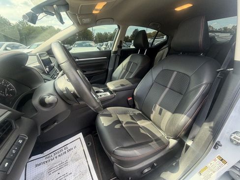Used 2023 Nissan Altima 2.5 SR AWD/4WD image 11