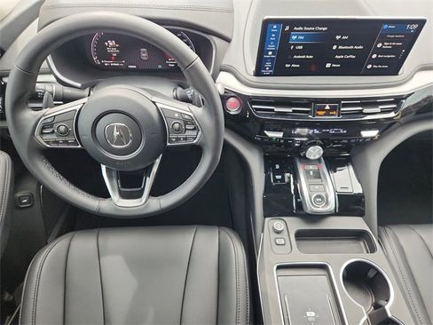 Used 2025 Acura MDX FWD image 11