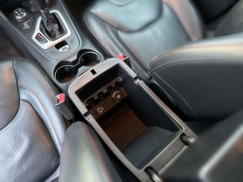 Used 2016 Jeep Cherokee Trailhawk w/ Leather Interior Group image 21