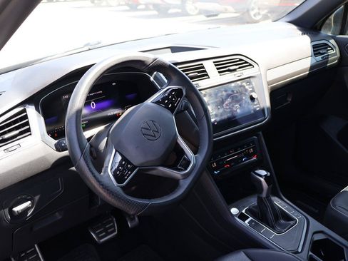 Used 2023 Volkswagen Tiguan SE R-Line FWD image 19