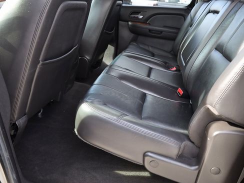 Used 2008 GMC Sierra 2500 SLT w/ Z71 Off-Road Package image 17