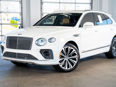 Used 2021 Bentley Bentayga AWD/4WD image 2
