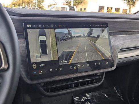 Used 2023 Rivian R1S Adventure image 17