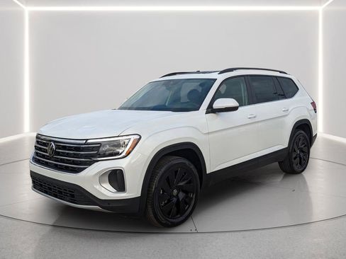 New 2026 Volkswagen Atlas SE FWD image 2