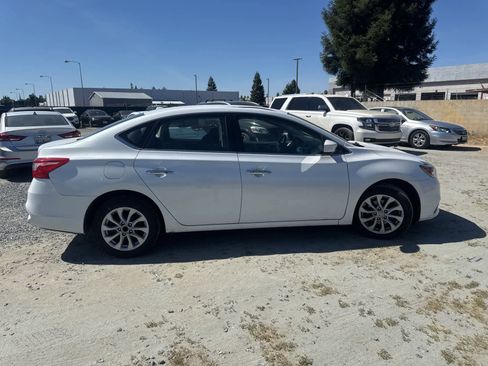 Used 2018 Nissan Sentra SV image 4