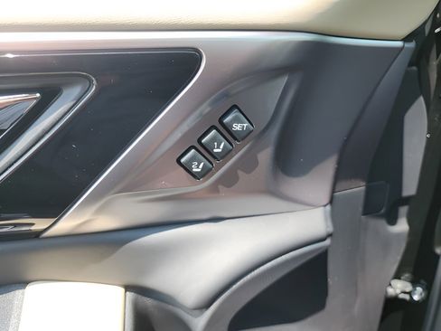 Used 2025 Subaru Outback Limited image 18