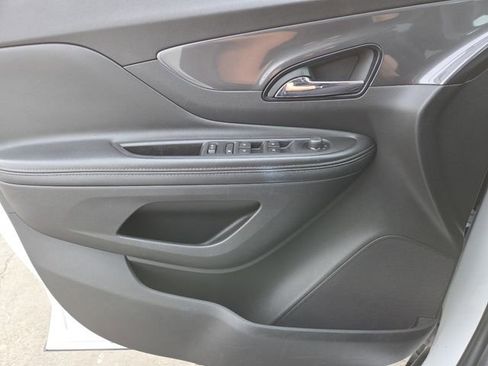 Used 2022 Buick Encore Preferred image 28