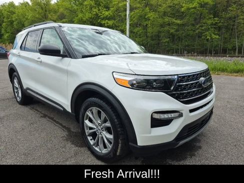 Used 2023 Ford Explorer XLT w/ Equipment Group 202A AWD/4WD image 3