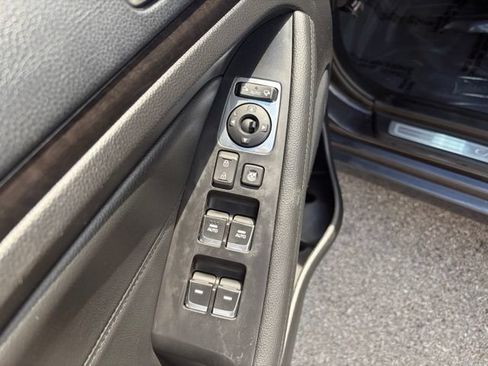 Used 2016 Kia Cadenza Premium FWD image 16
