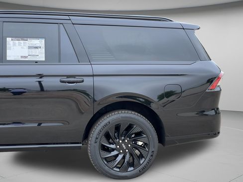 New 2026 Lincoln Navigator L Reserve w/ Jet Appearance Package AWD/4WD image 31