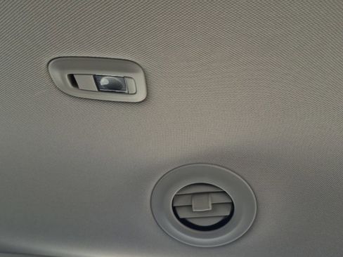 Certified 2024 Chrysler Pacifica Touring-L image 57