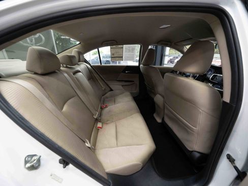 Used 2014 Honda Accord LX image 24