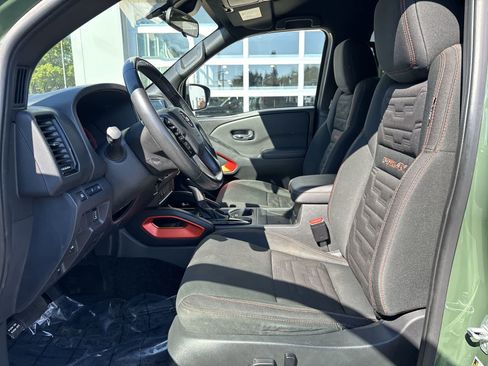 Used 2023 Nissan Frontier PRO-4X w/ Pro Convenience Package image 9