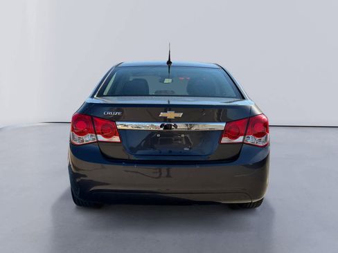 Used 2014 Chevrolet Cruze LS image 4