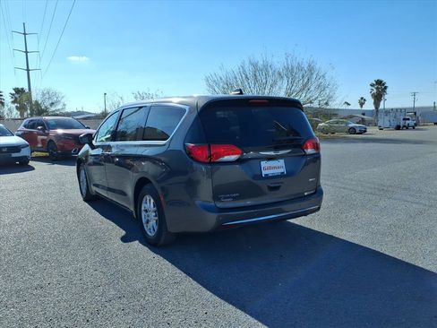 Used 2023 Chrysler Voyager LX image 6
