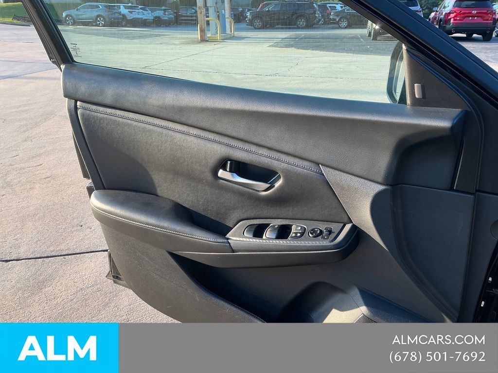Used 2024 Nissan Sentra SV FWD image 10