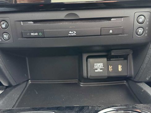 Used 2017 Honda Pilot Elite image 27