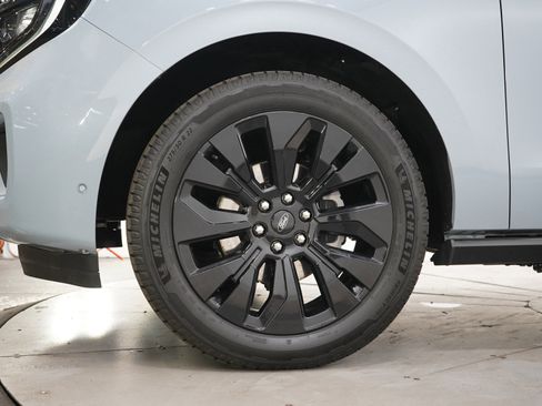 Used 2025 Ford Expedition Max Platinum w/ Stealth Appearance Package AWD/4WD image 37