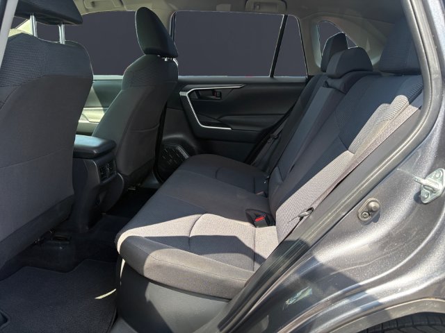 Used 2019 Toyota RAV4 LE w/ Carpet Mat Package AWD/4WD image 13