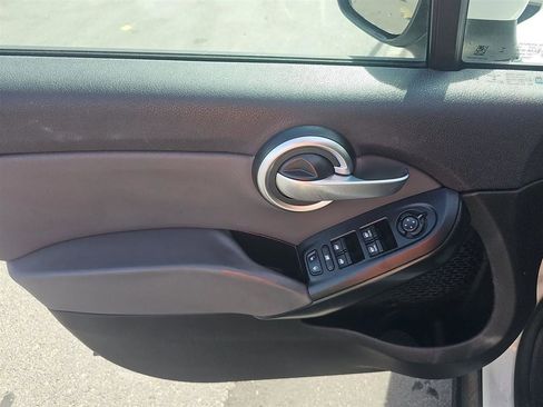 Used 2017 FIAT 500X Pop FWD image 9
