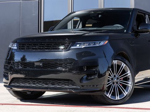 Used 2024 Land Rover Range Rover Sport Dynamic SE image 3