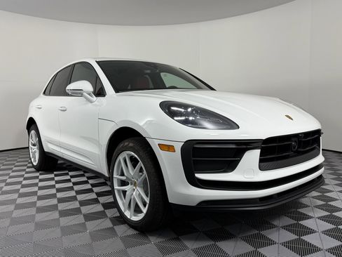 New 2026 Porsche Macan image 7