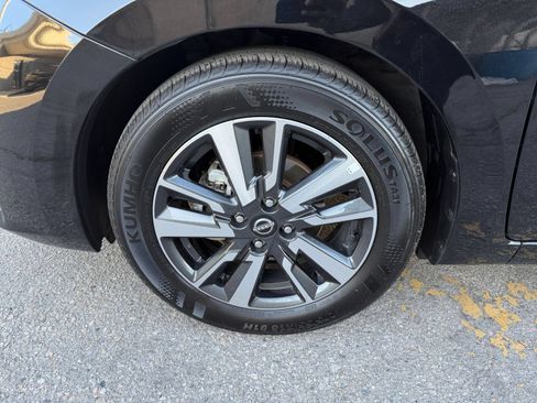 Used 2025 Nissan Versa SV FWD image 28