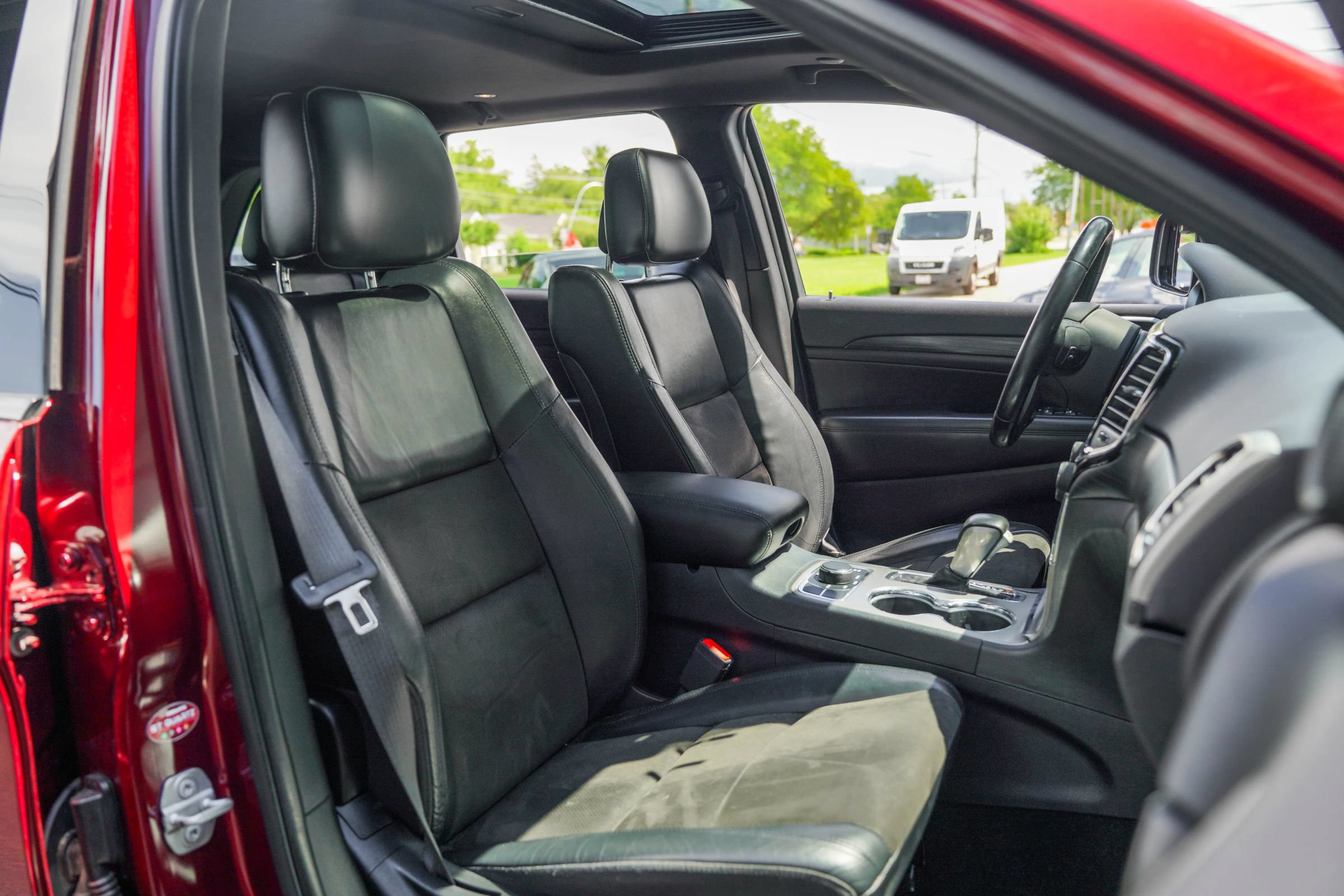 Used 2020 Jeep Grand Cherokee Altitude AWD/4WD image 27