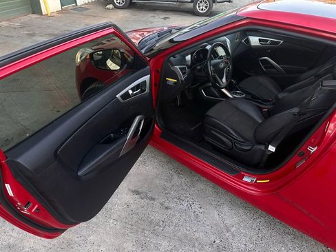 Used 2014 Hyundai Veloster Coupe 3D w/ Technology Package 03 image 8
