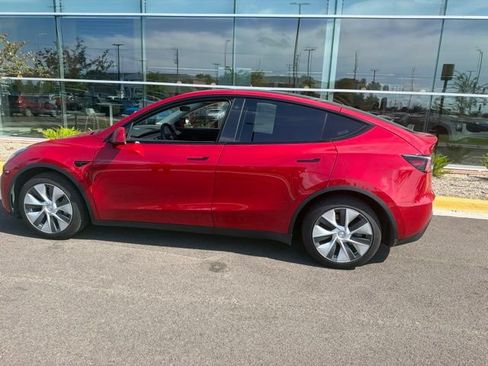 Used 2021 Tesla Model Y Long Range AWD/4WD image 21