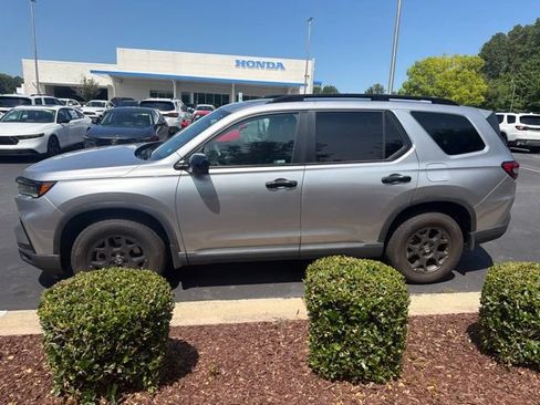 Used 2023 Honda Pilot TrailSport image 5